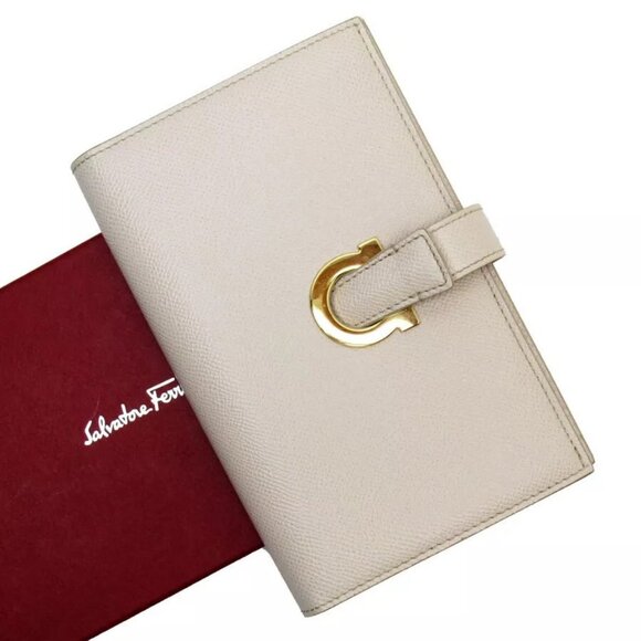 Auth Salvatore Ferragamo Gancio Bifold Long Wallet light beige leather - Picture 1 of 12